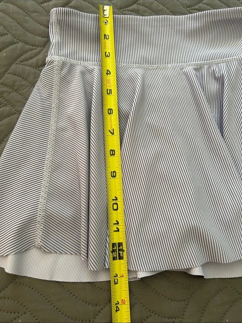 🛥️ Old Navy Powersoft Striped White/Blue Skort